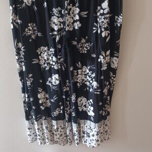Simply Vera VERAWANG Flowery Elastic Waist Stretch Capris Drawstring Med